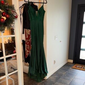Ellie Wilde Emerald Green Maxi Dress